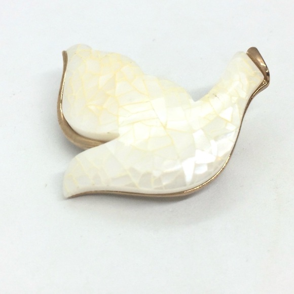 VINTAGE LIZ CLAIBORNE MOP DOVE BROOCH PIN GOLD TONE MOSAIC PEACE CHRISTMAS BIRD - Picture 11 of 16